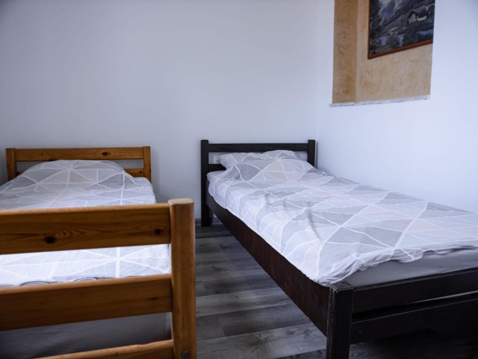 Apartment Ground Floor With Parking Erny 普拉 外观 照片